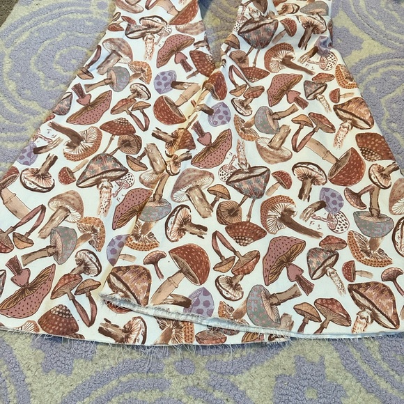 Mushroom float on flares - Picture 2 of 8